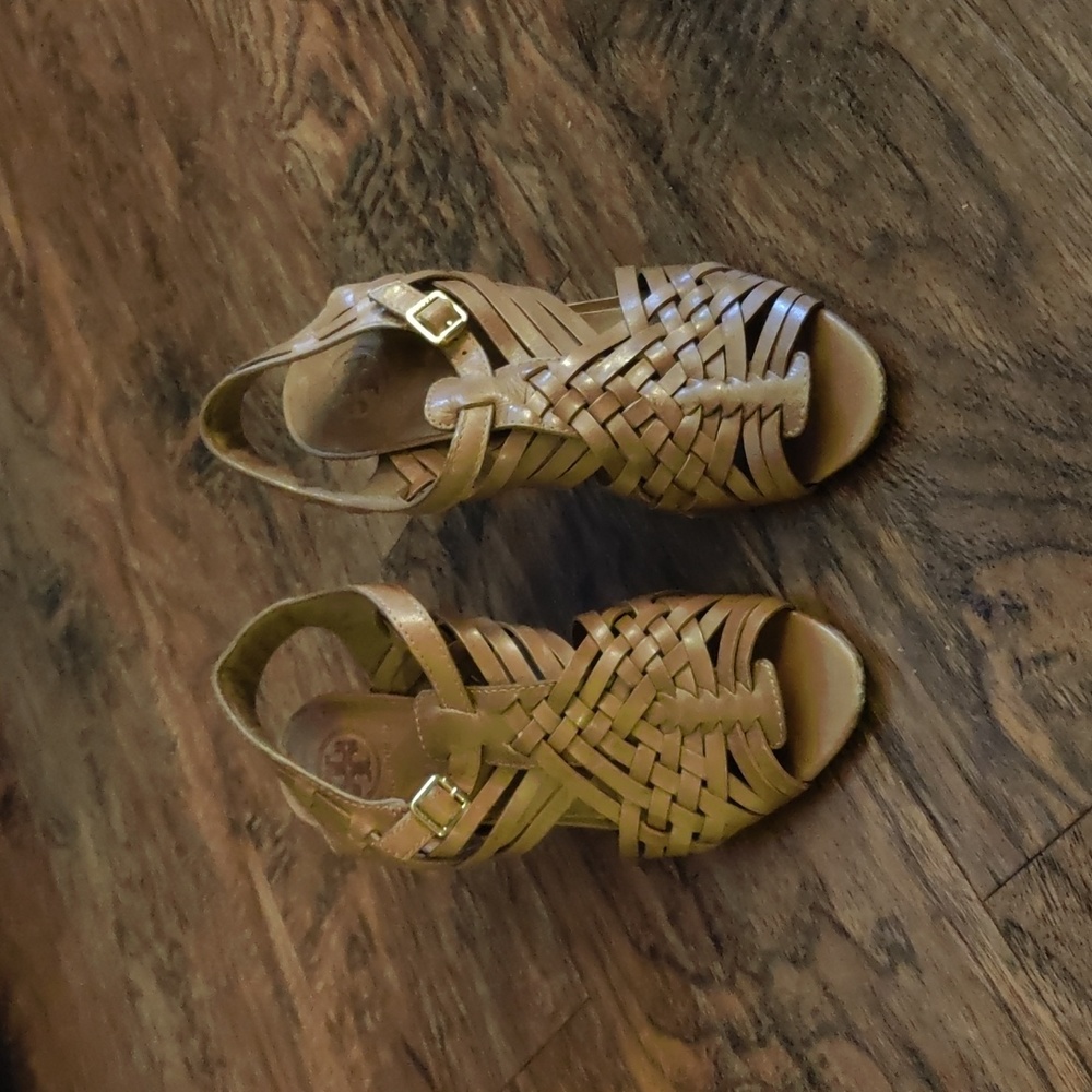 Gently used sandles